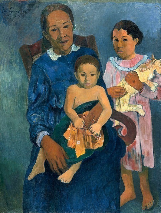 Полинезийская женщина с детьми