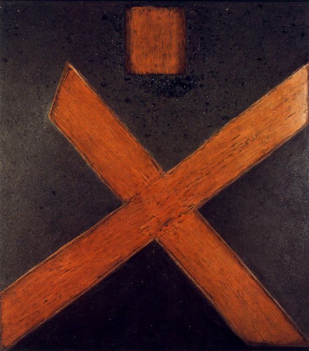 Крест на темном фоне. Кармен Домингес