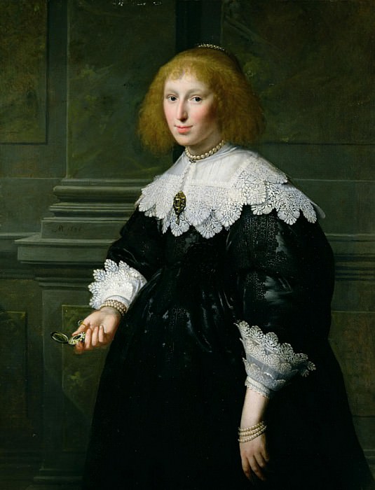 Portrait of a Lady Holding a Timepiece. Paulus Moreelse