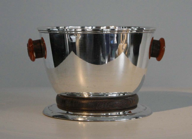 Jean E Puiforcat A round bowl in silver amber and rosewood 27543 118. часть 3 -- European art Европейская живопись